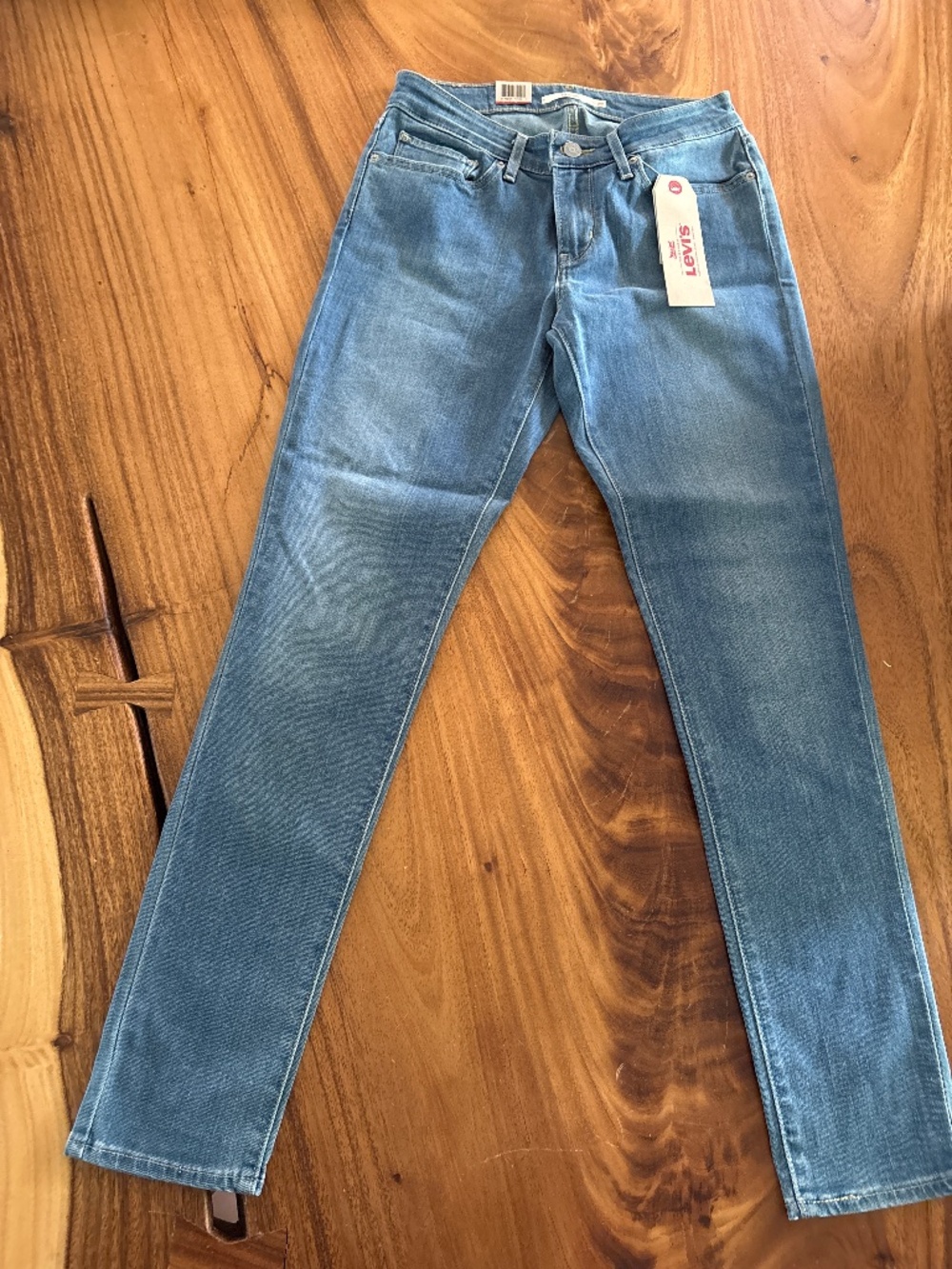 LEVI JEANS 711 SKINNY NWT